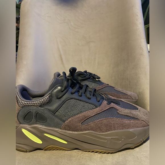 SALE: Authentic Adidas Yeezy Boost 700 - Picture 7 of 12